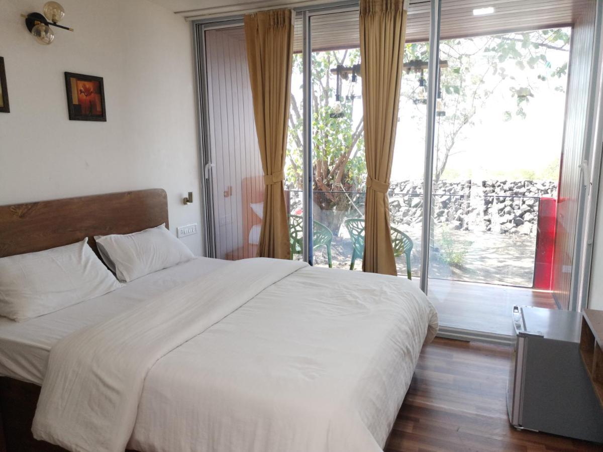 The Koasta Sea View Resort Korlai Экстерьер фото
